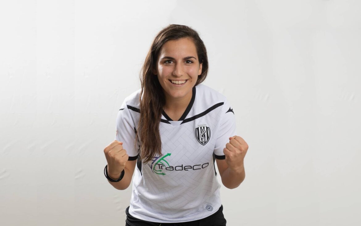 Γιατί να μην παίζουμε μπάλα;