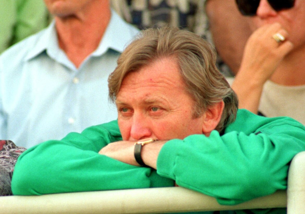 Ίβιτσα Όσιμ: Στον δάσκαλό μας με αγάπη