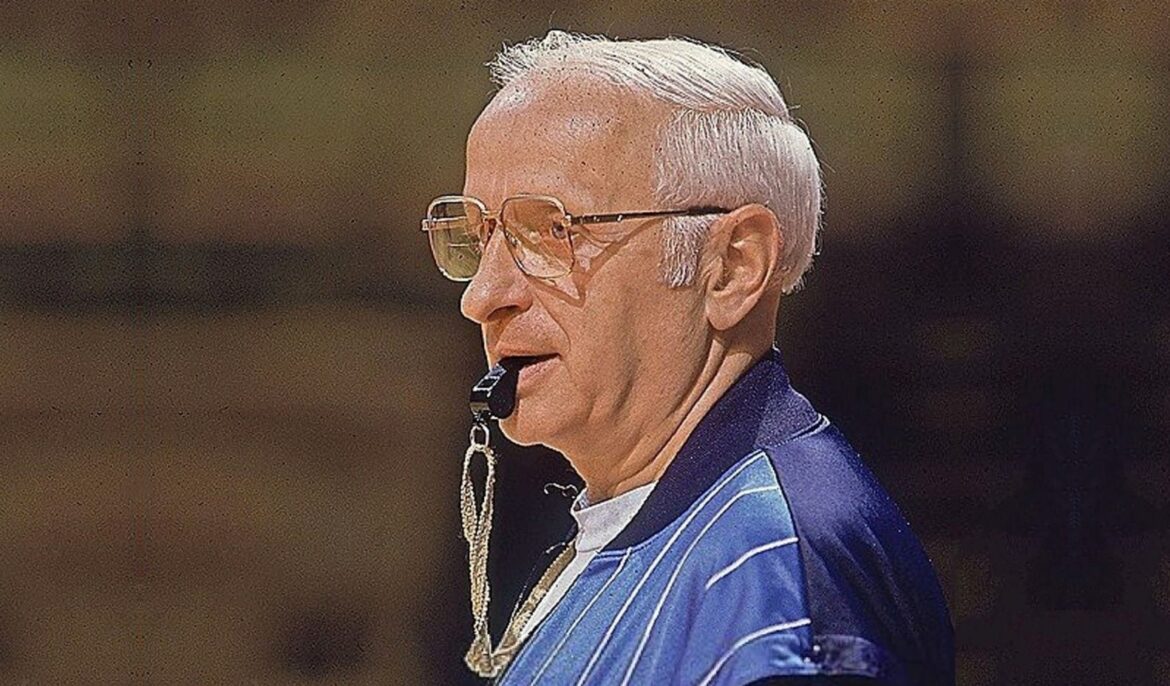 Αλεξάντερ Γκομέλσκι: Το χρυσάφι στα γυαλιά του