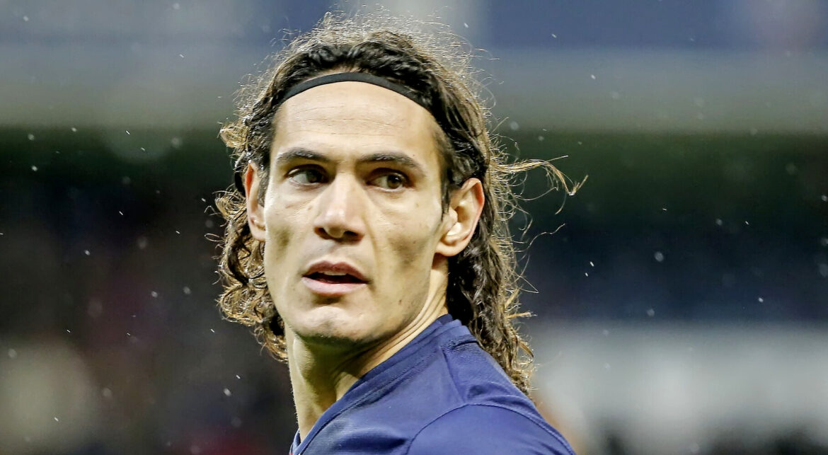 Έντινσον Καβάνι: Σκονισμένα ξυπόλητα πόδια