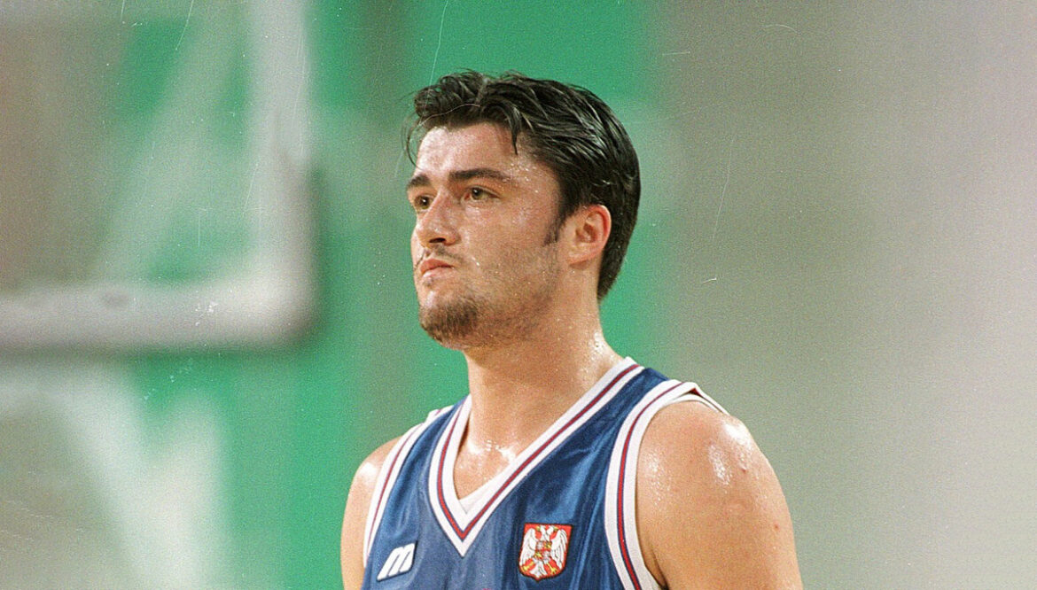 Πρέντραγκ Ντανίλοβιτς: Στον ιστό της μπλαζέ αράχνης