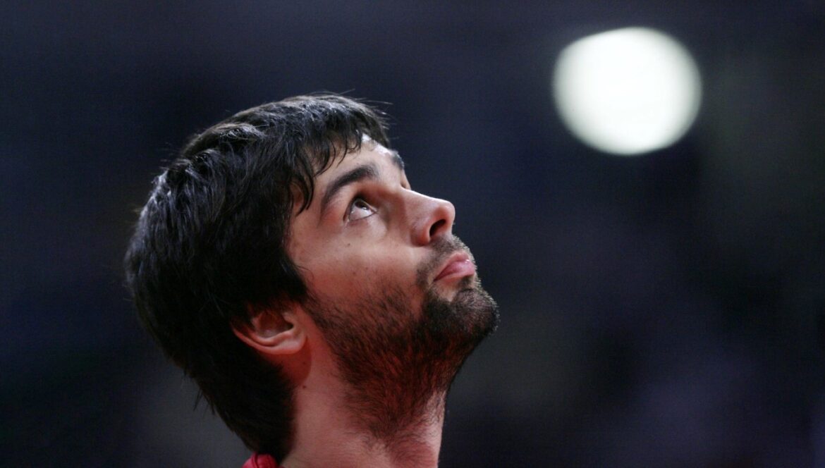 Το αγύριστο κεφάλι του Μίλος Τεόντοσιτς